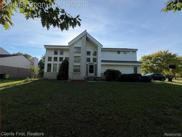 24519 Willowbrook, Novi, MI 48375