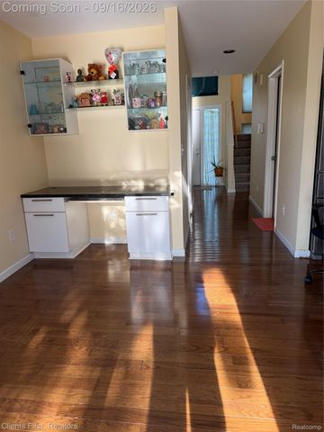 24519 Willowbrook, Novi, MI 48375