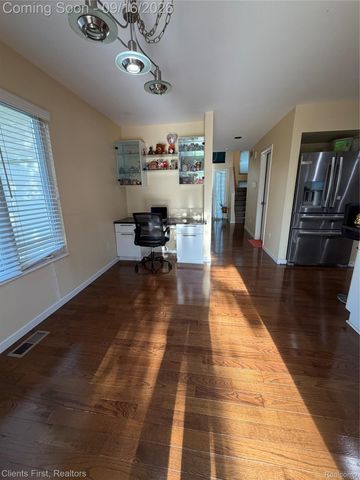 24519 Willowbrook, Novi, MI 48375