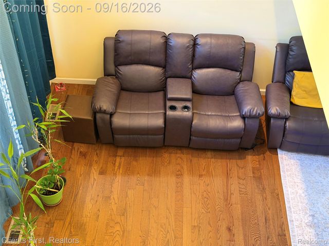 24519 Willowbrook, Novi, MI 48375