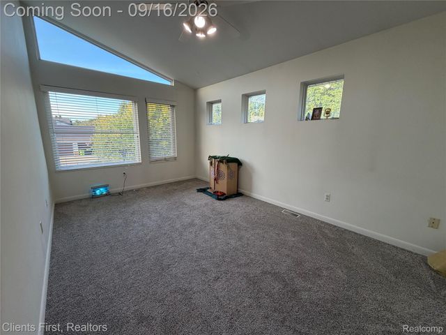 24519 Willowbrook, Novi, MI 48375