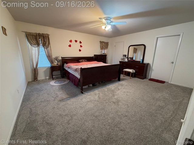 24519 Willowbrook, Novi, MI 48375