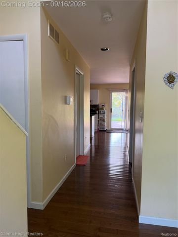 24519 Willowbrook, Novi, MI 48375