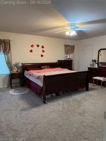 24519 Willowbrook, Novi, MI 48375