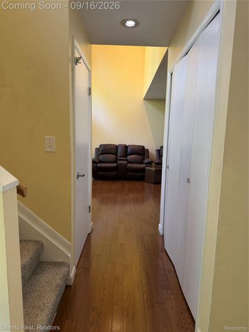 24519 Willowbrook, Novi, MI 48375