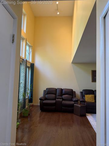 24519 Willowbrook, Novi, MI 48375