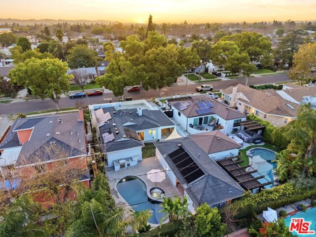 416 N Reese Place, Burbank, CA 91506