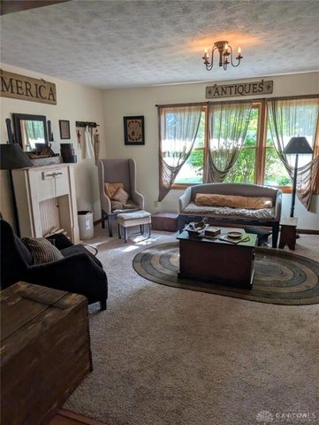 629 Oakridge Drive, Wilmington, OH 45177