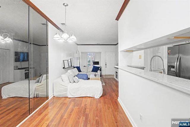 111 Cottonwood Street, Jersey City, NJ 07305