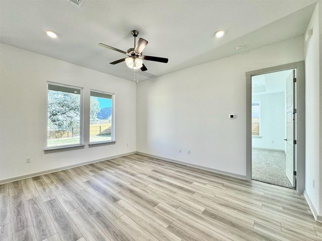 500 Deerpath ST, Leander, TX 78641