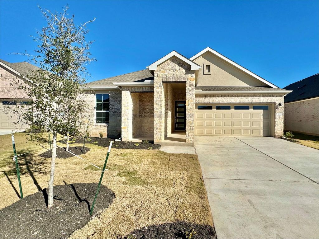 500 Deerpath ST, Leander, TX 78641