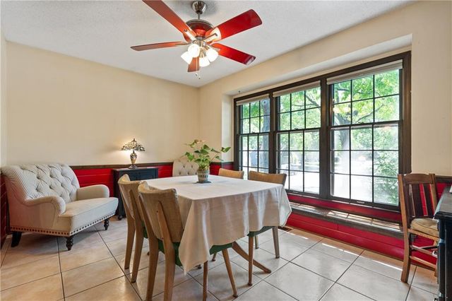 11524 Rosehill Road, Overland Park, KS 66210