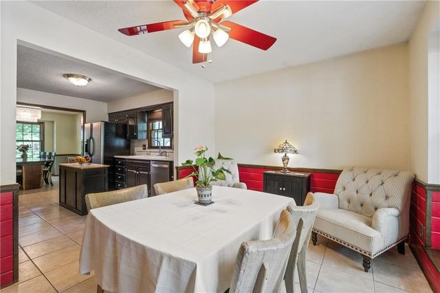11524 Rosehill Road, Overland Park, KS 66210
