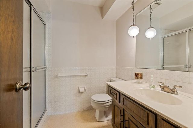 11524 Rosehill Road, Overland Park, KS 66210