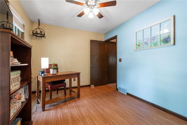 11524 Rosehill Road, Overland Park, KS 66210