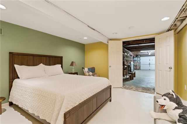 11524 Rosehill Road, Overland Park, KS 66210