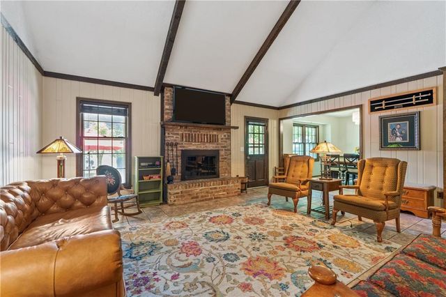 11524 Rosehill Road, Overland Park, KS 66210