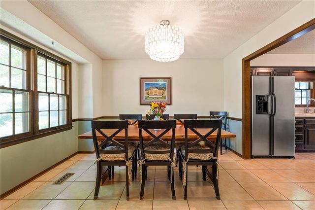 11524 Rosehill Road, Overland Park, KS 66210