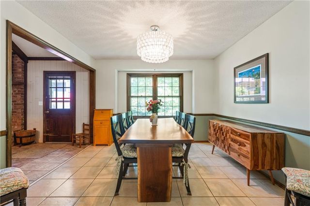 11524 Rosehill Road, Overland Park, KS 66210