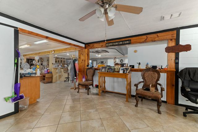 1009 Private Road 1024, Hallettsville, TX 77964