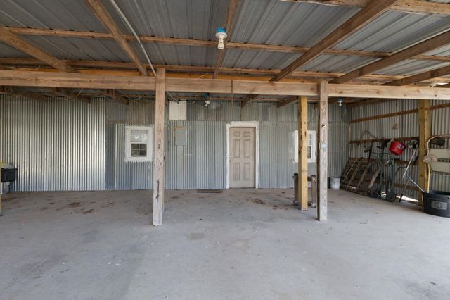 1009 Private Road 1024, Hallettsville, TX 77964