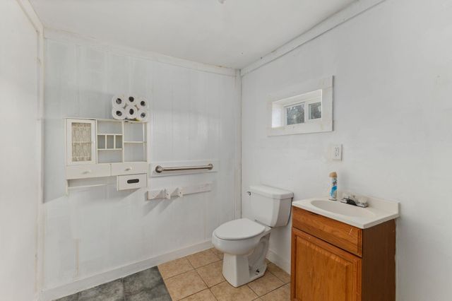 1009 Private Road 1024, Hallettsville, TX 77964