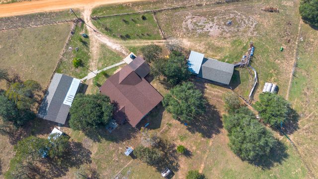 1009 Private Road 1024, Hallettsville, TX 77964
