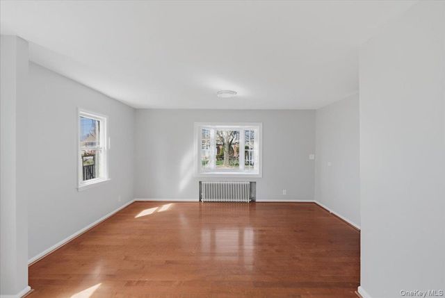 146 Caroline Avenue, Garden City South, NY 11530