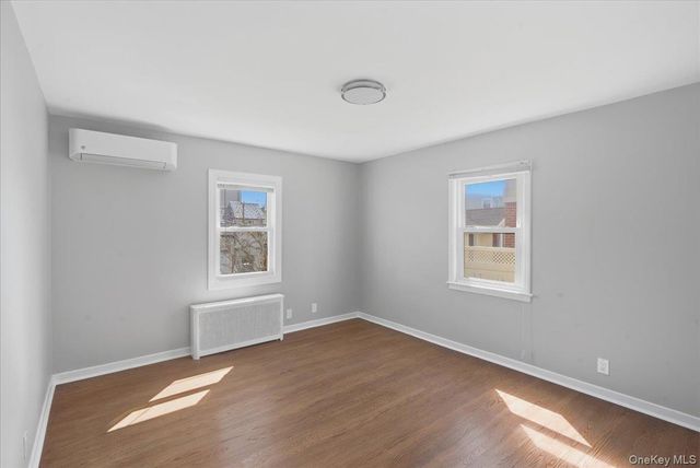146 Caroline Avenue, Garden City South, NY 11530