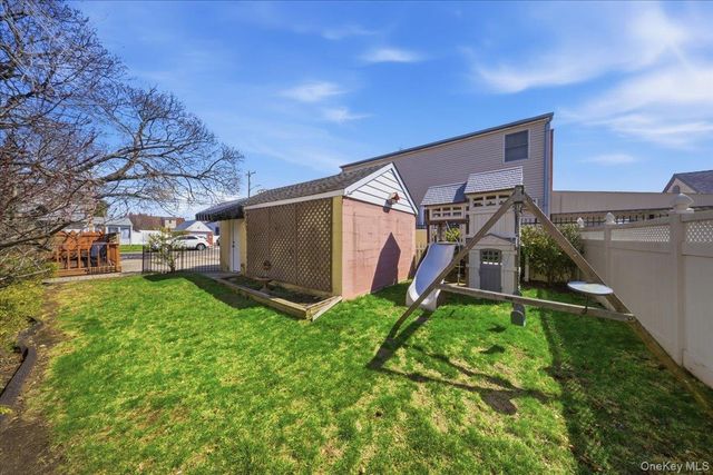 146 Caroline Avenue, Garden City South, NY 11530