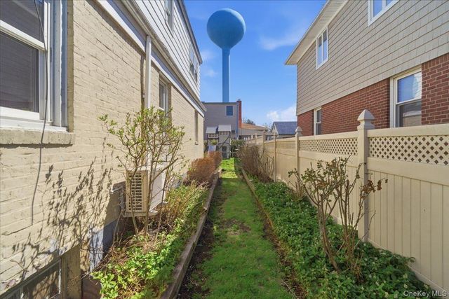 146 Caroline Avenue, Garden City South, NY 11530
