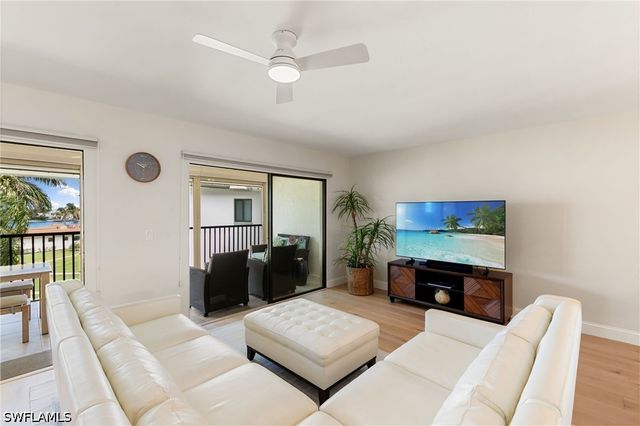 730 W Elkcam CIR 404, Marco Island, FL 34145
