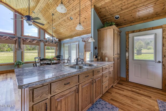 1650 Sluder Road, Shady Valley, TN 37688