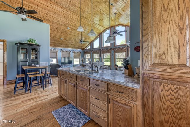 1650 Sluder Road, Shady Valley, TN 37688