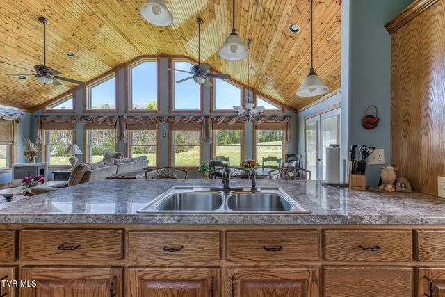 1650 Sluder Road, Shady Valley, TN 37688