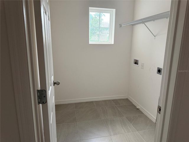 911 AVENAL LANE, Davenport, FL 33837