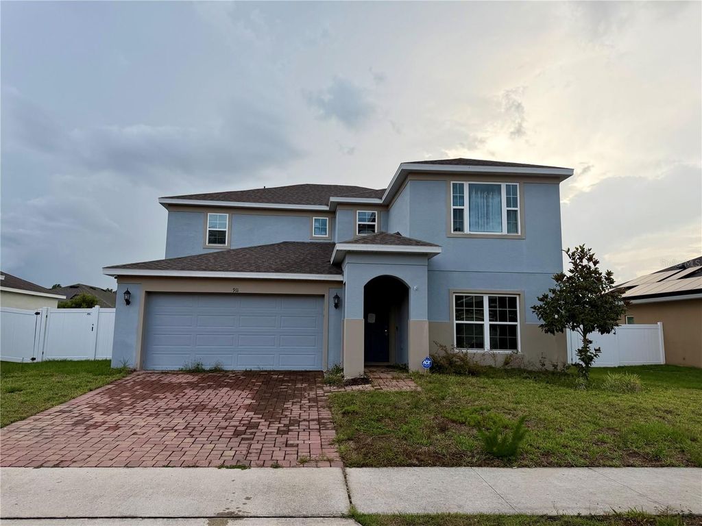 911 AVENAL LANE, Davenport, FL 33837
