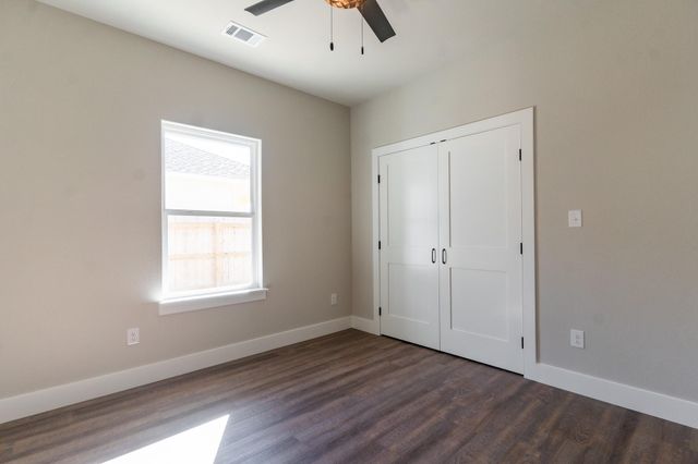 311 String Prairie WAY, Smithville, TX 78957