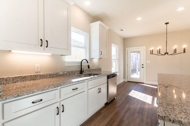 311 String Prairie WAY, Smithville, TX 78957