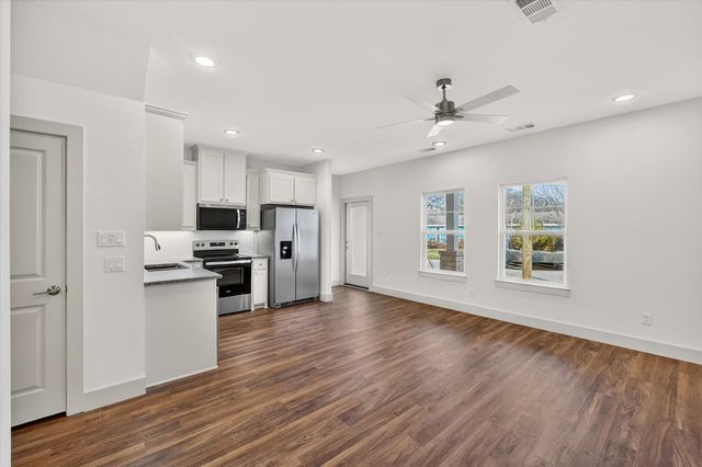 500 E Kimball Street 1, Mansfield, TX 76063