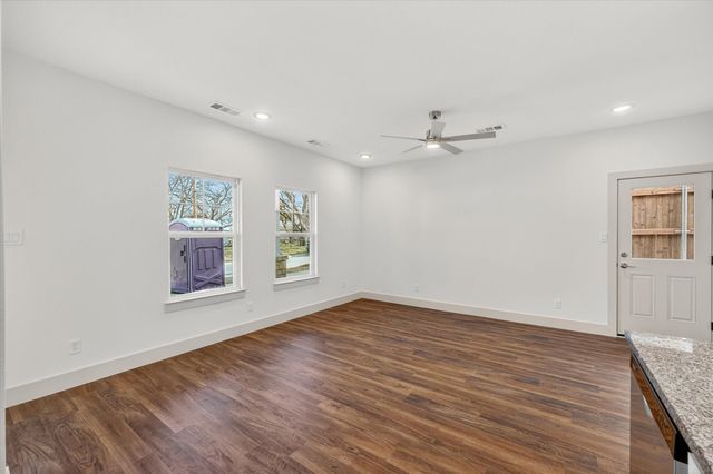 500 E Kimball Street 1, Mansfield, TX 76063