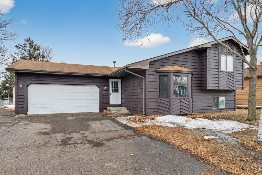 1510 Roosevelt Street, Anoka, MN 55303