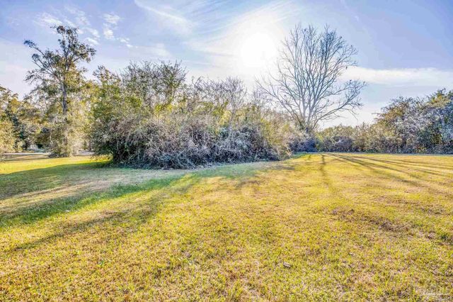 2800 Crabtree Church Rd, Molino, FL 32577