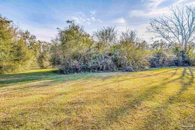 2800 Crabtree Church Rd, Molino, FL 32577