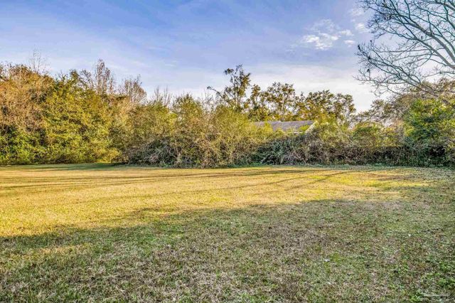 2800 Crabtree Church Rd, Molino, FL 32577