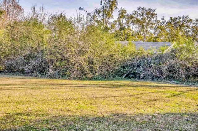 2800 Crabtree Church Rd, Molino, FL 32577