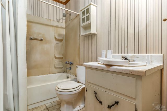 2800 Crabtree Church Rd, Molino, FL 32577