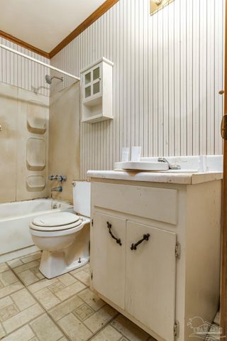 2800 Crabtree Church Rd, Molino, FL 32577