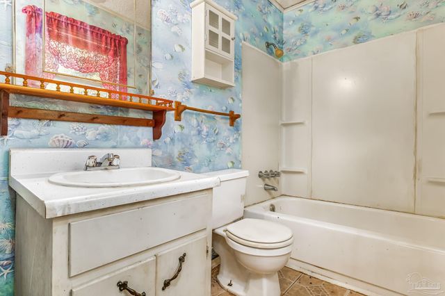 2800 Crabtree Church Rd, Molino, FL 32577