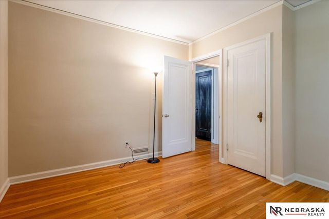 2137 S 61st Avenue, Omaha, NE 68106